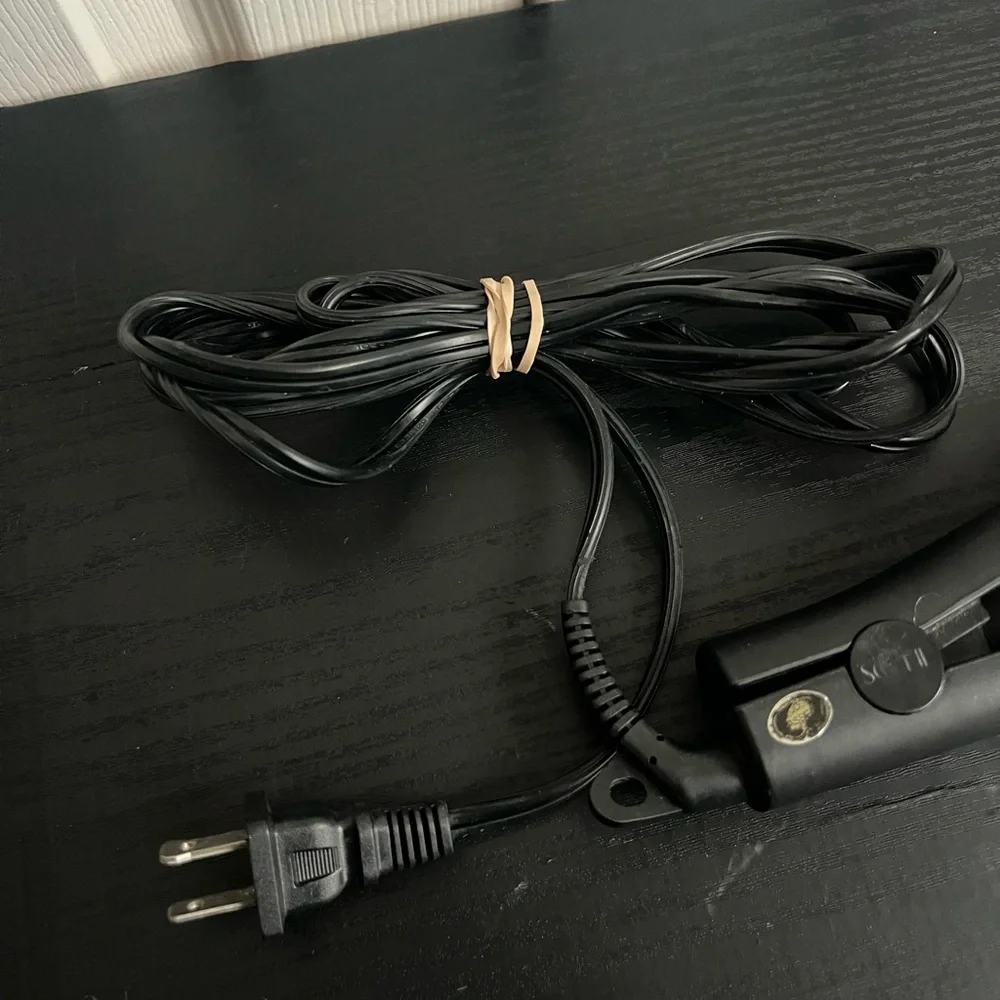 Soleil Hair Flat Iron L10HSC-B1 Tested and Works